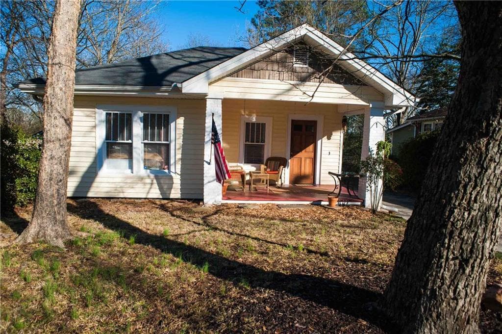 2 bedroom, 1,090 sq ft single family residence sold at 1058 Gilbert Street, Atlanta, GA 30316