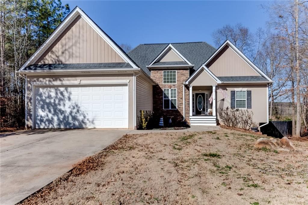 5 bedroom, 3,090 sq ft single family residence sold at 129 Nature's Pointe Trail, Carrollton, GA 30117