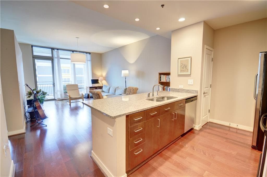 565 Peachtree Street 906, Atlanta, GA 30308 — most recent listing photo