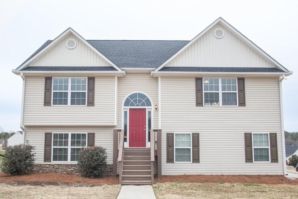 23 Manor Court, Commerce, GA 30529 — most recent listing photo