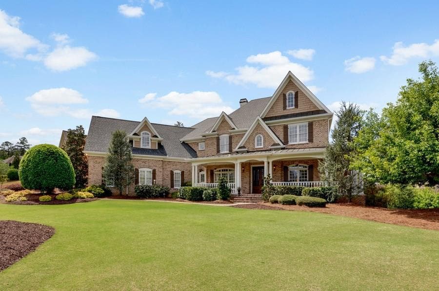 6 bedroom, 8,402 sq ft single family residence sold at 171 Golf Link View, Alpharetta, GA 30004