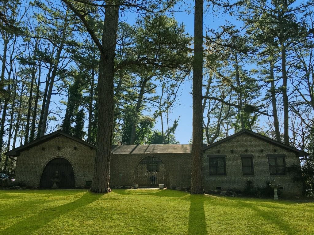 3 bedroom, 2,041 sq ft single family residence sold at 4296 Linda Lane, Lilburn, GA 30047