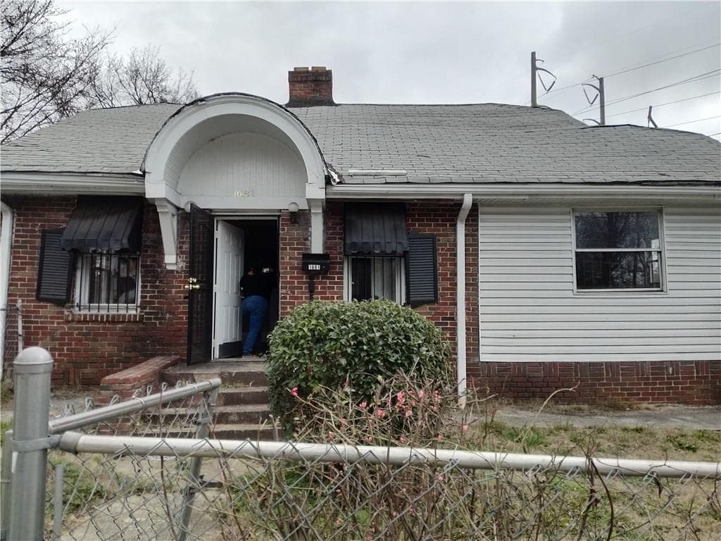 4 bedroom, 1,568 sq ft single family residence sold at 1681 Donald Lee Hollowell Parkway, Atlanta, GA 30318