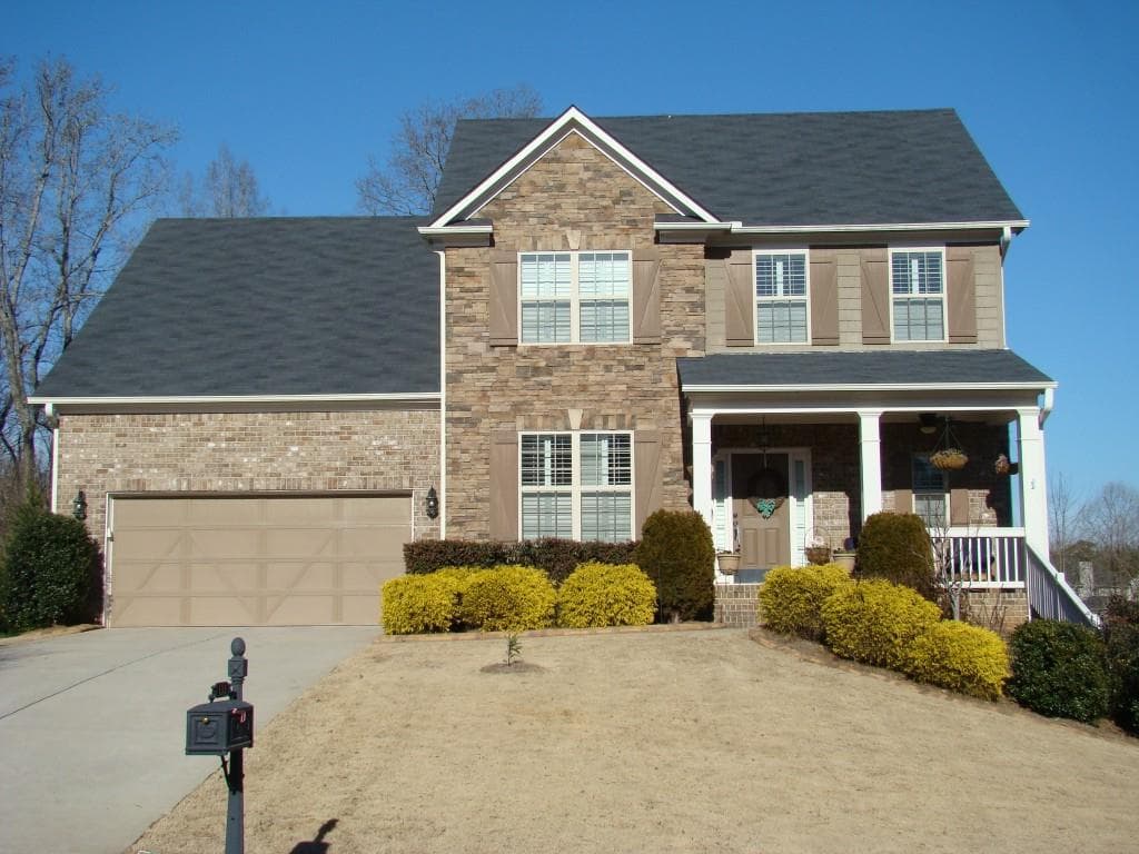 4 bedroom, 2,476 sq ft single family residence sold at 135 Johnston Farm Lane, Woodstock, GA 30188