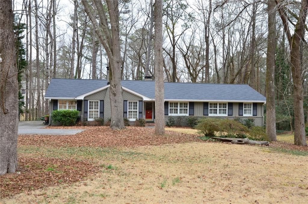 4 bedroom, 2,500 sq ft single family residence sold at 4925 Northway Drive, Atlanta, GA 30342