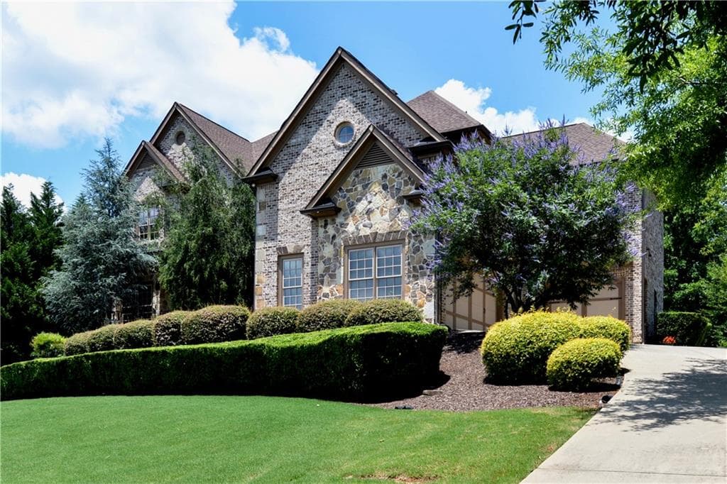 6 bedroom, 7,978 sq ft single family residence sold at 335 Creek Point, Milton, GA 30004