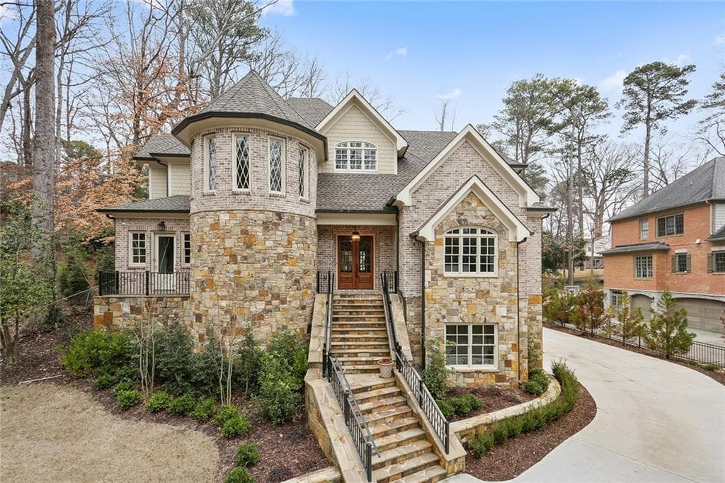 6 bedroom, 7,173 sq ft single family residence sold at 3037 Towerview Drive, Atlanta, GA 30324