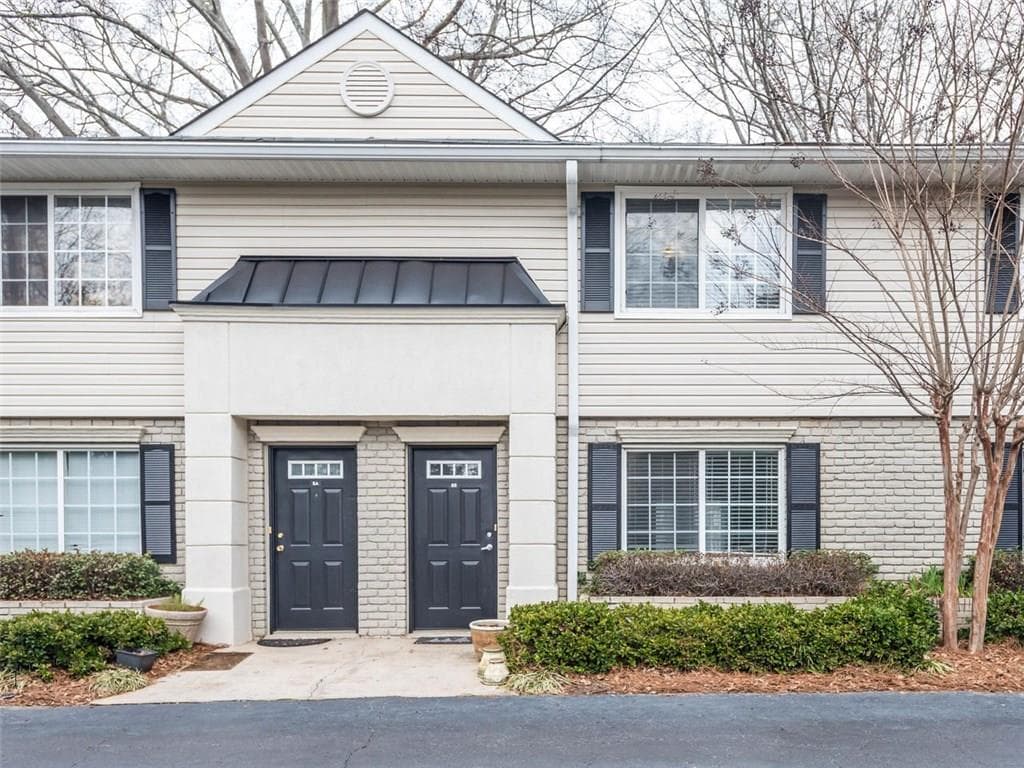 6940 Roswell Road 8B, Sandy Springs, GA 30328 — most recent listing photo