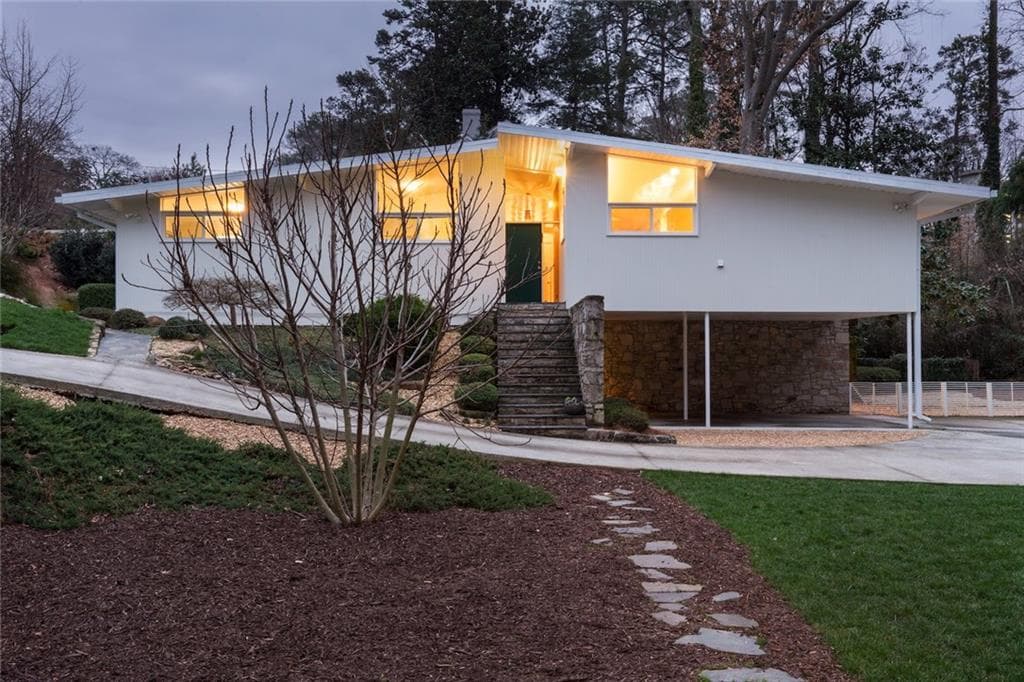 4 bedroom, 2,100 sq ft single family residence sold at 215 Alberta Drive, Atlanta, GA 30305