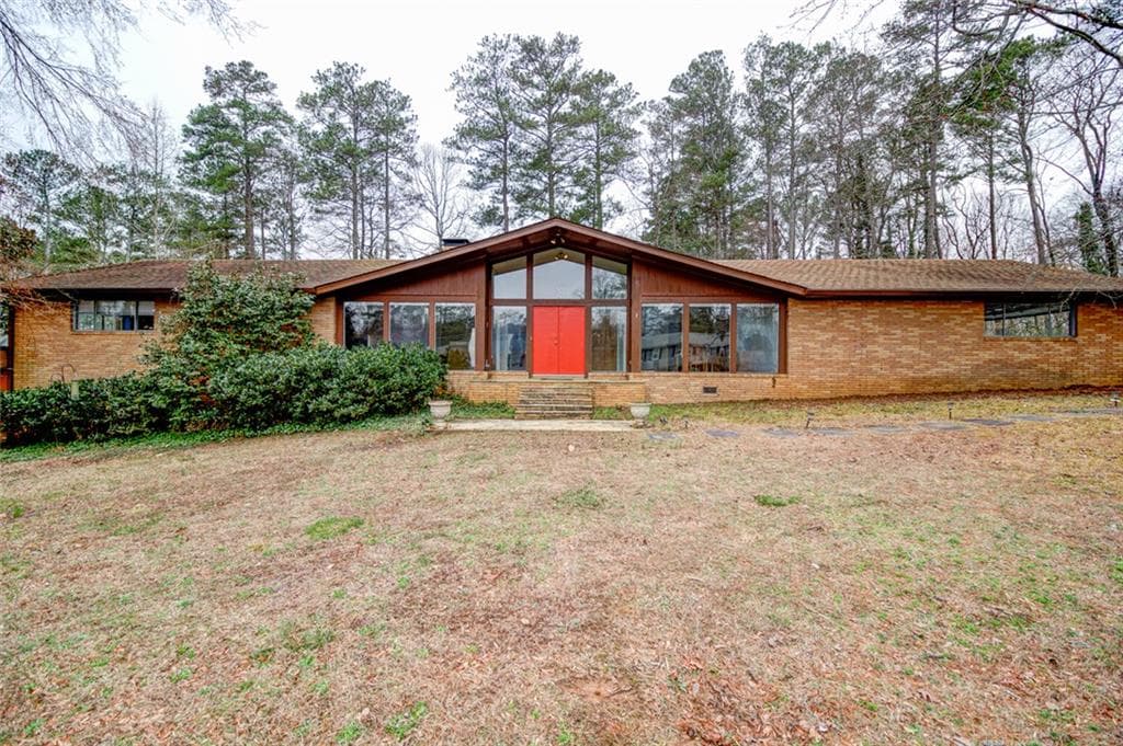 6 bedroom, 4,572 sq ft single family residence sold at 1944 Starfire Drive, Atlanta, GA 30345