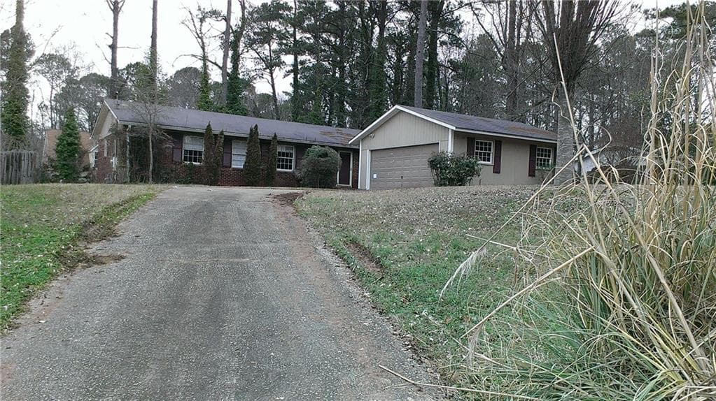 3 bedroom, 1,323 sq ft single family residence sold at 2220 Meadowvale Drive, Atlanta, GA 30345