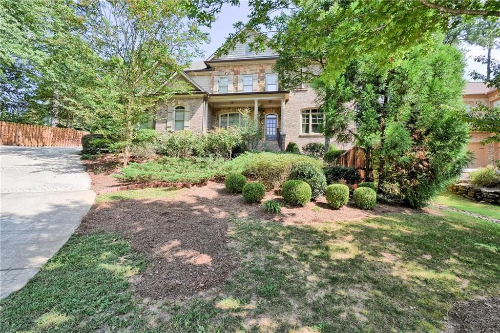5 bedroom, 4,461 sq ft single family residence sold at 2223 Abby Lane, Atlanta, GA 30345