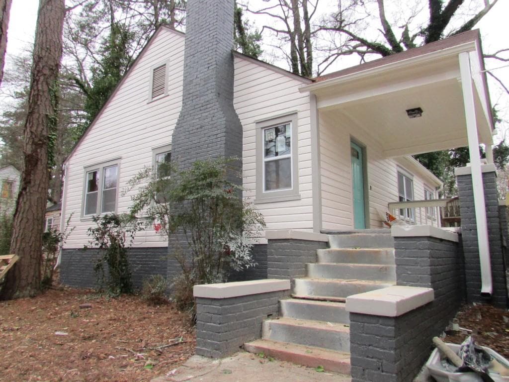 2 bedroom, 1,177 sq ft single family residence sold at 949 Gaston Street, Atlanta, GA 30310