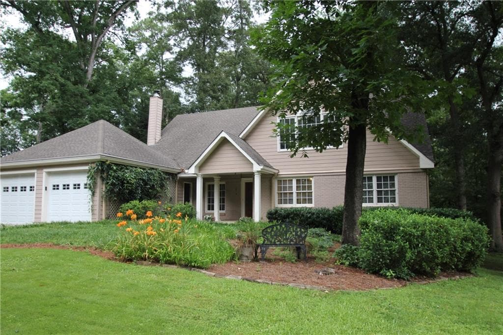 5 bedroom, 3,550 sq ft single family residence sold at 1315 Lenox Circle, Atlanta, GA 30306