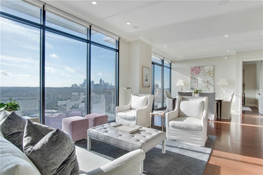2 bedroom, 1,825 sq ft condominium sold at 2233 Peachtree Road 1406, Atlanta, GA 30309