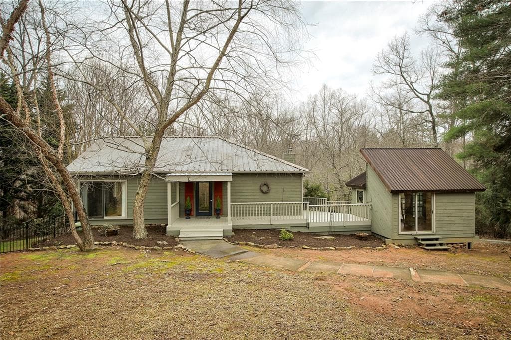 3 bedroom single family residence sold at 8248 Bow Trail, Woodstock, GA 30188