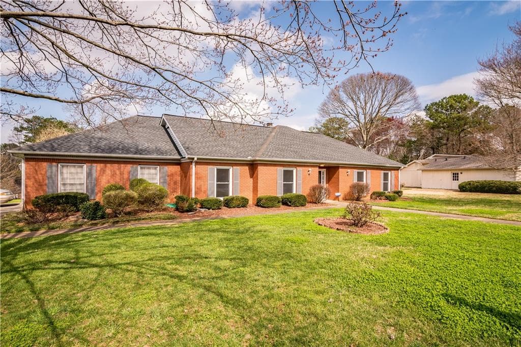 2885 Brookcliff Lane, Marietta, GA 30062 — most recent listing photo