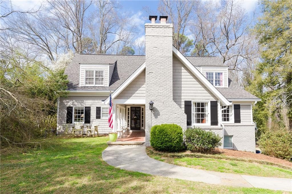 4 bedroom, 3,107 sq ft single family residence sold at 2798 Dover Road, Atlanta, GA 30327