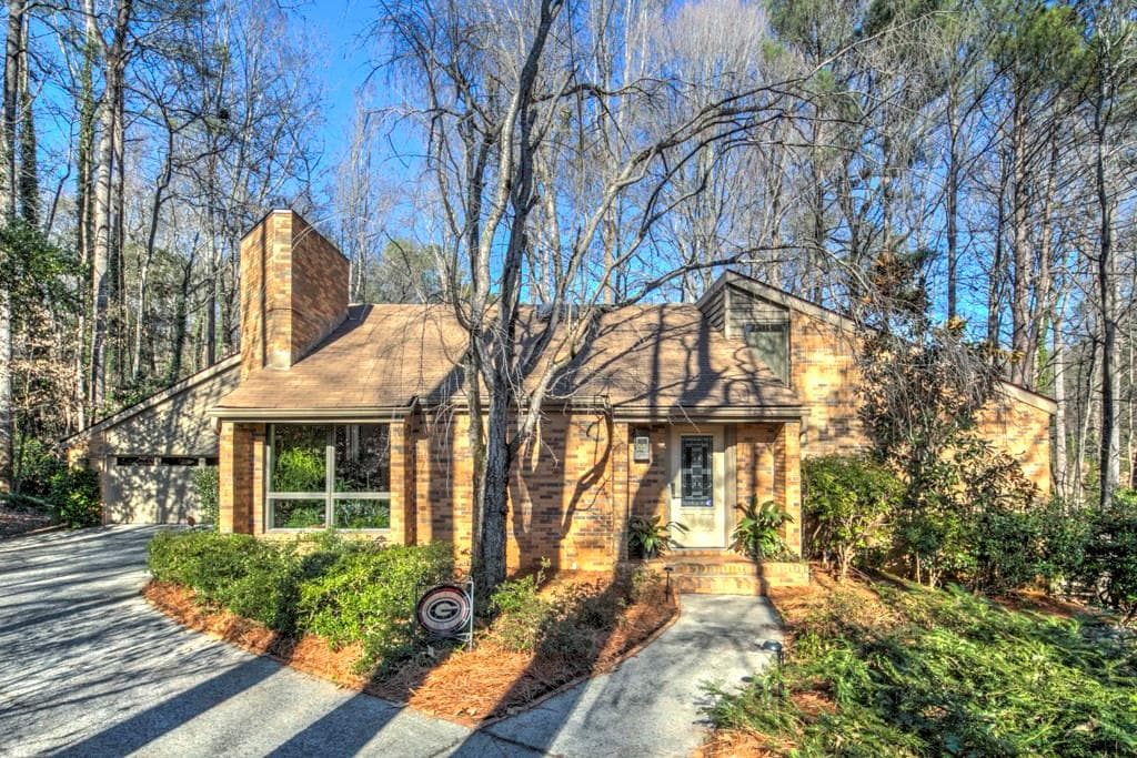 595 Idlewood Drive, Sandy Springs, GA 30327 — most recent listing photo