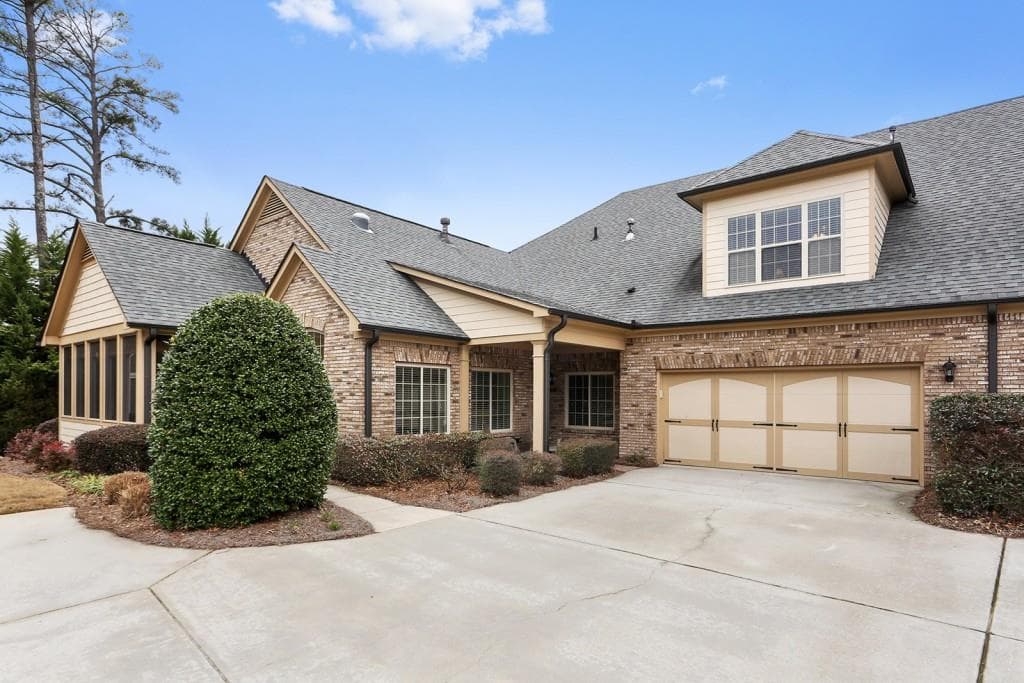 3 bedroom, 2,430 sq ft condominium sold at 120 Chastain Road 1605, Kennesaw, GA 30144
