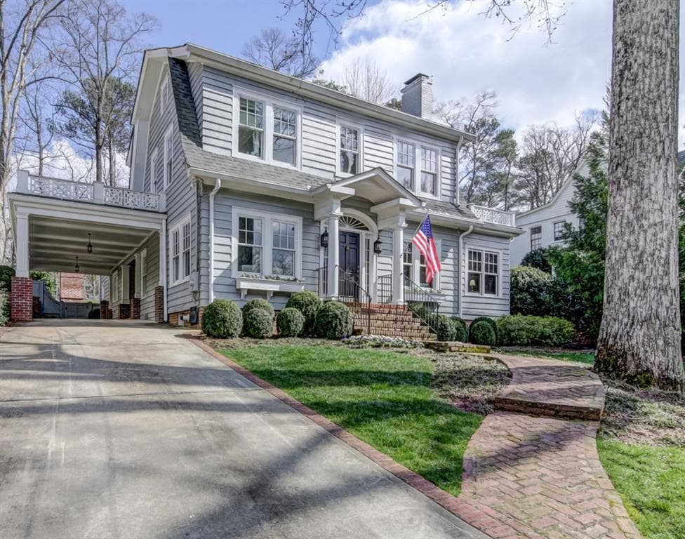 5 bedroom, 4,055 sq ft single family residence sold at 2525 Dellwood Drive, Atlanta, GA 30305
