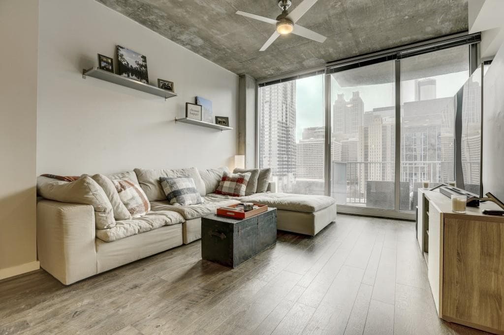 1 bedroom, 763 sq ft condominium sold at 400 W Peachtree Street 1509, Atlanta, GA 30308