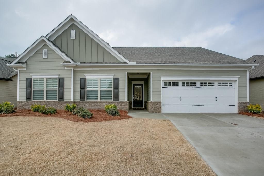 3 bedroom, 1,900 sq ft single family residence sold at 4566 Hidden Creek Drive, Gainesville, GA 30504