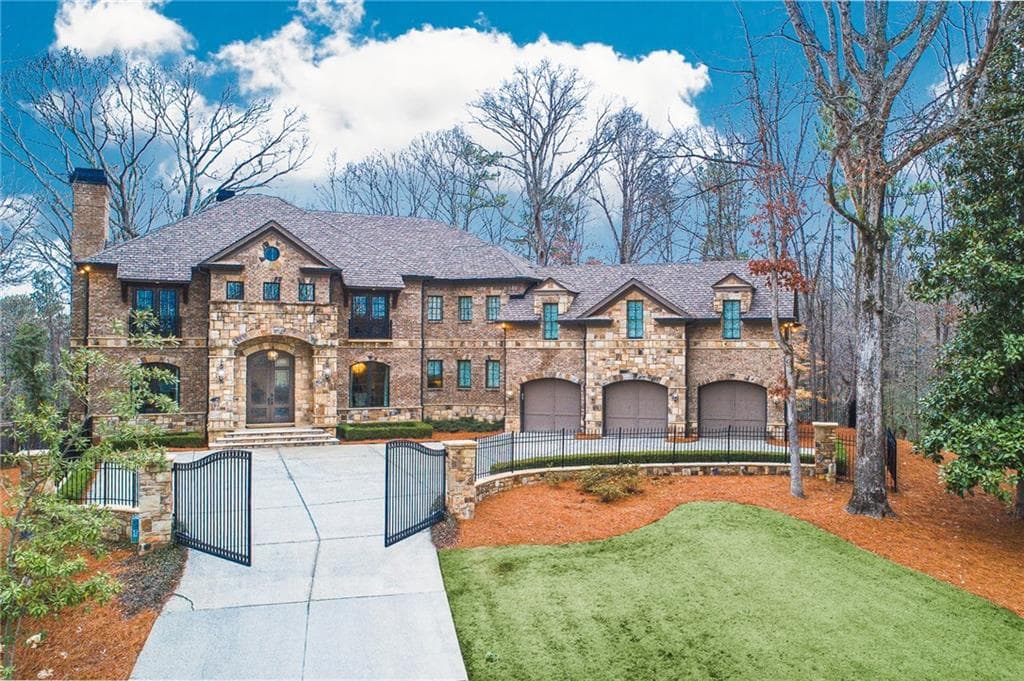 5 bedroom, 8,300 sq ft single family residence sold at 1185 Mount Paran Road, Atlanta, GA 30327