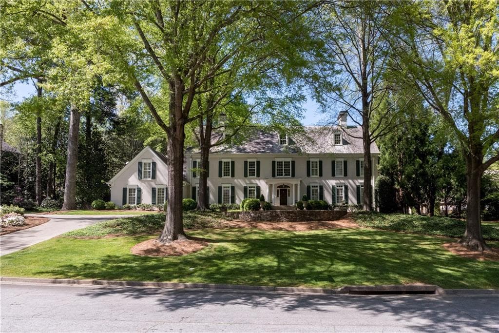 6 bedroom, 6,227 sq ft single family residence sold at 734 Conway Glen Drive, Atlanta, GA 30327
