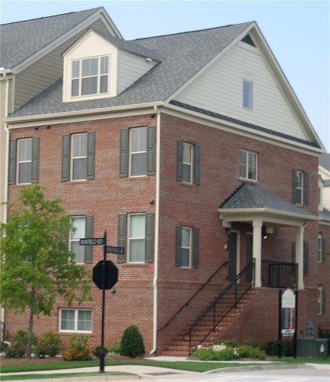 2 bedroom, 1,201 sq ft condominium sold at 6430 Chariot Street 1, Atlanta, GA 30328