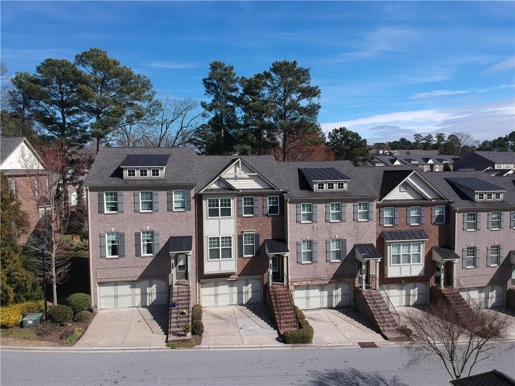 3 bedroom, 2,296 sq ft townhouse sold at 2155 Yancy Lane, Brookhaven, GA 30319