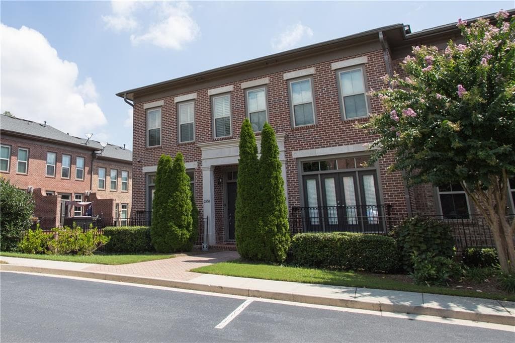 3 bedroom, 2,099 sq ft townhouse sold at 2850 Crescent Park Lane, Atlanta, GA 30339