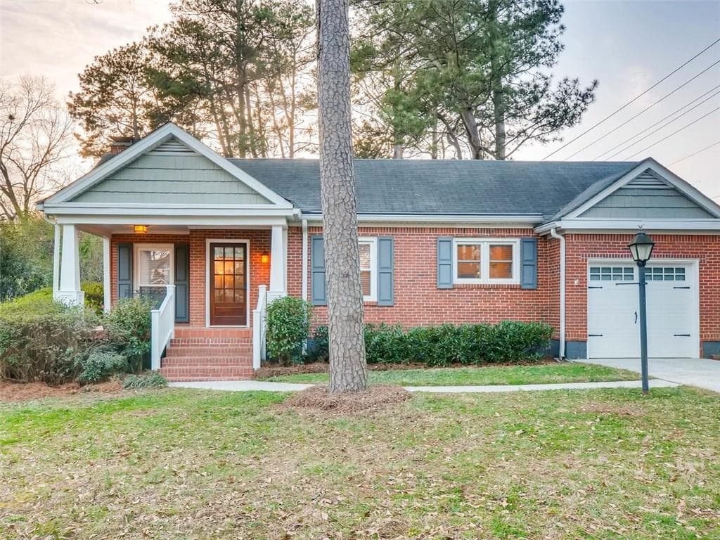3 bedroom, 1,252 sq ft single family residence sold at 452 Woodhaven Drive, Decatur, GA 30030