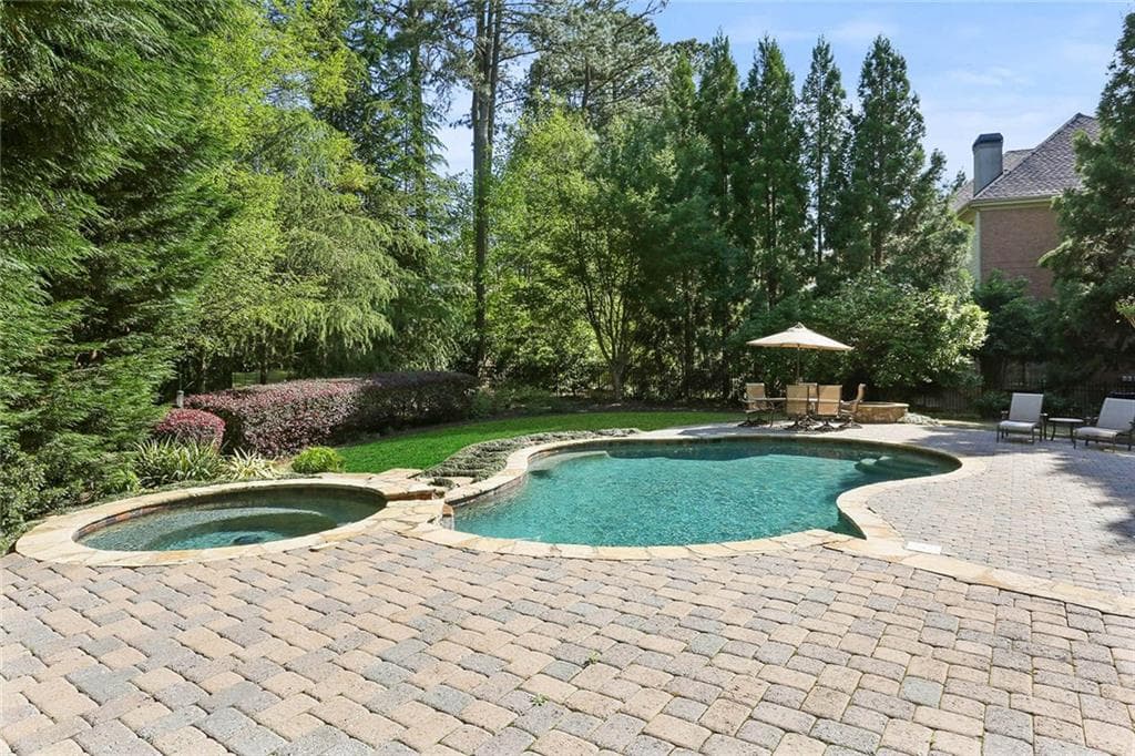 6 bedroom, 6,421 sq ft single family residence sold at 570 Barnesley Lane, Alpharetta, GA 30022