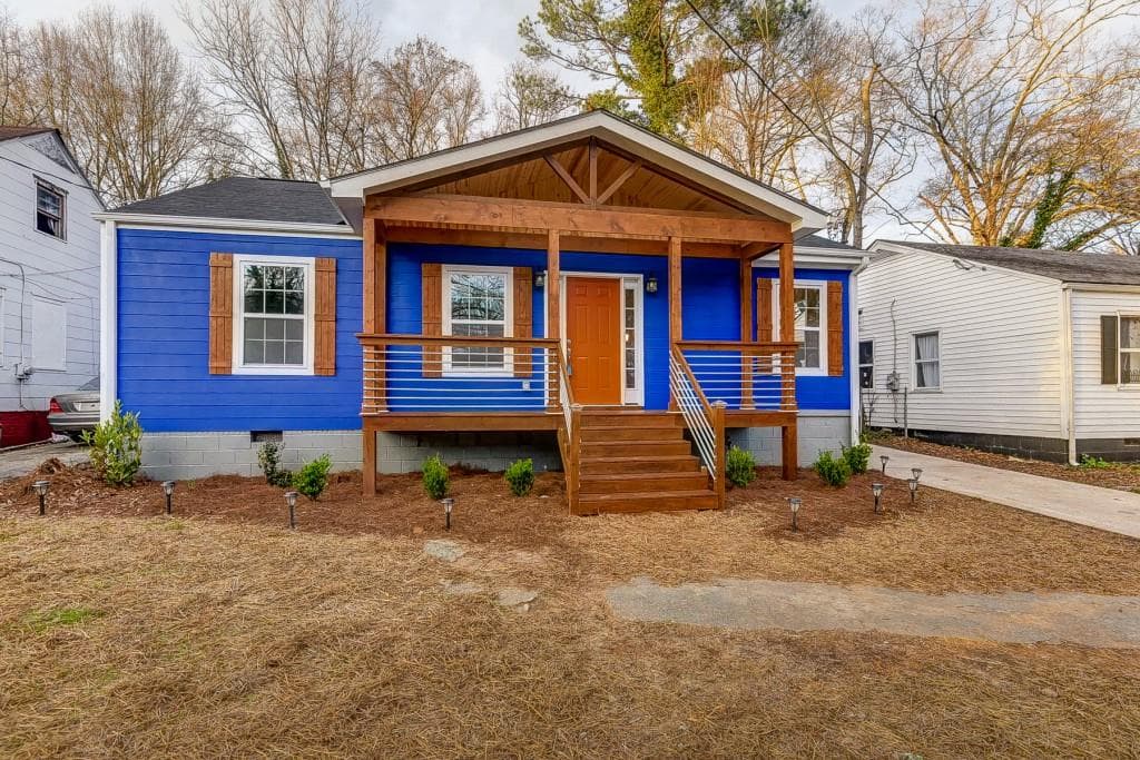 3 bedroom, 1,713 sq ft single family residence sold at 1515 Venetian Drive, Atlanta, GA 30311