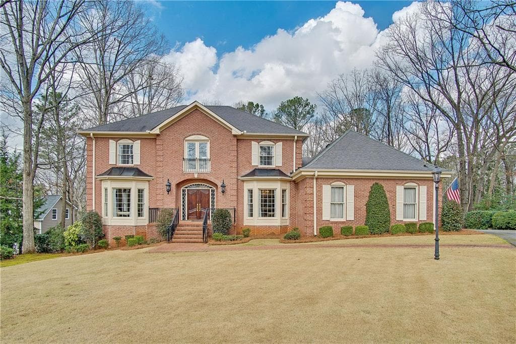 8905 Huntcliff Trace, Sandy Springs, GA 30350 — most recent listing photo