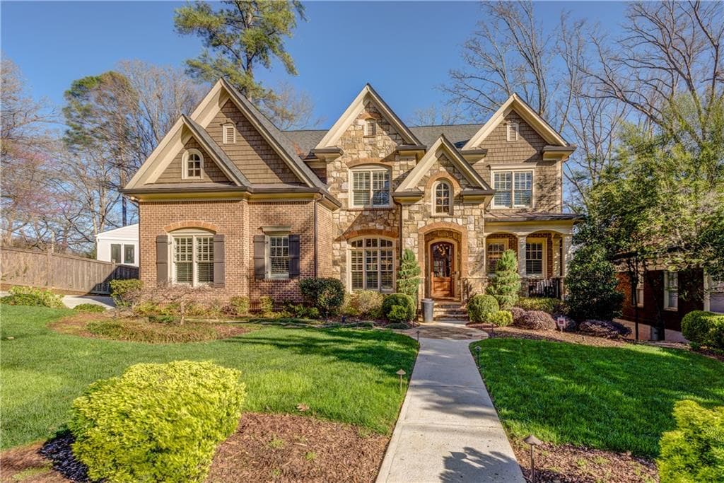 6 bedroom, 5,660 sq ft single family residence sold at 1044 Reeder Circle, Atlanta, GA 30306