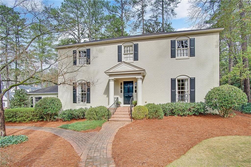 5 bedroom, 3,460 sq ft single family residence sold at 1513 Hanover West Drive, Atlanta, GA 30327