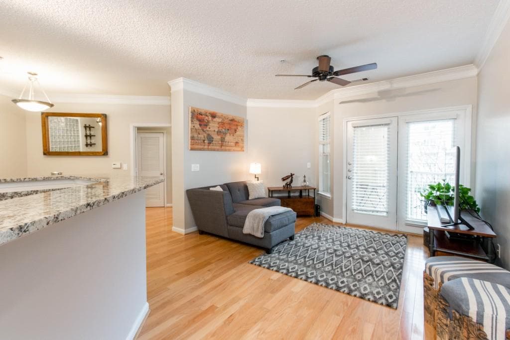 1 bedroom, 840 sq ft condominium sold at 10 Perimeter Summit Boulevard 4216, Brookhaven, GA 30319