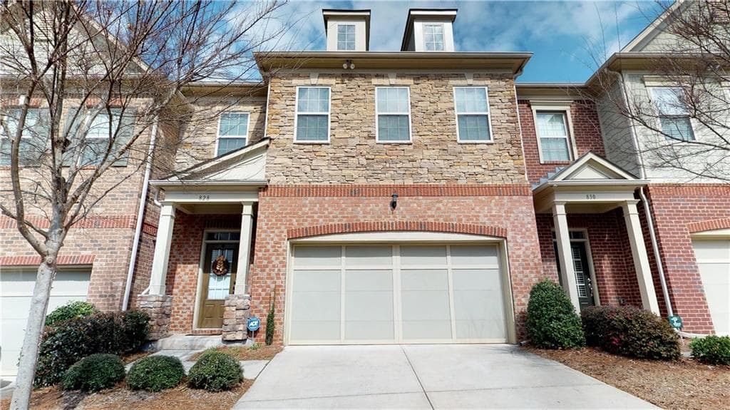 3 bedroom, 2,812 sq ft townhouse sold at 828 Northam Lane, Atlanta, GA 30342