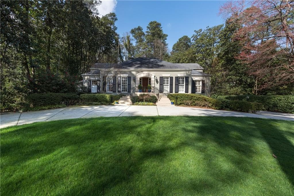 5 bedroom, 4,828 sq ft single family residence sold at 3352 Chatham Road, Atlanta, GA 30305