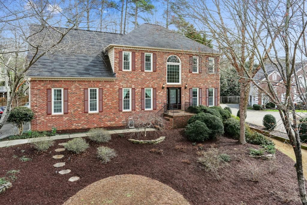 4 bedroom, 2,839 sq ft single family residence sold at 840 Devenish Lane, Roswell, GA 30075