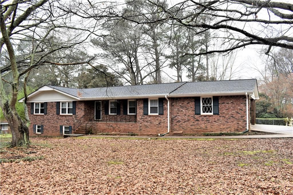 5 bedroom, 2,746 sq ft single family residence sold at 425 Pine Forest Drive, Lawrenceville, GA 30046
