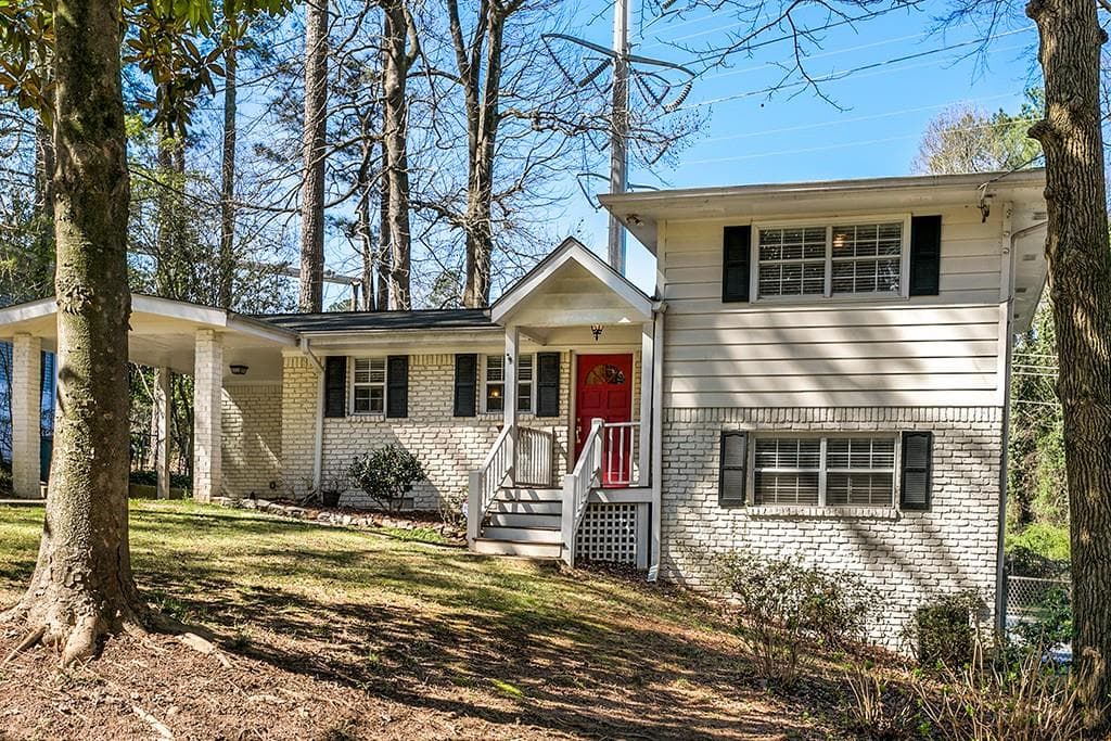 5 bedroom, 1,808 sq ft single family residence sold at 2516 Woodacres Road, Atlanta, GA 30345