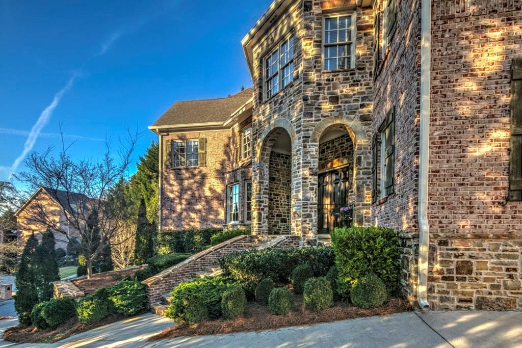 5 bedroom, 6,484 sq ft single family residence sold at 705 Estate Way, Atlanta, GA 30319