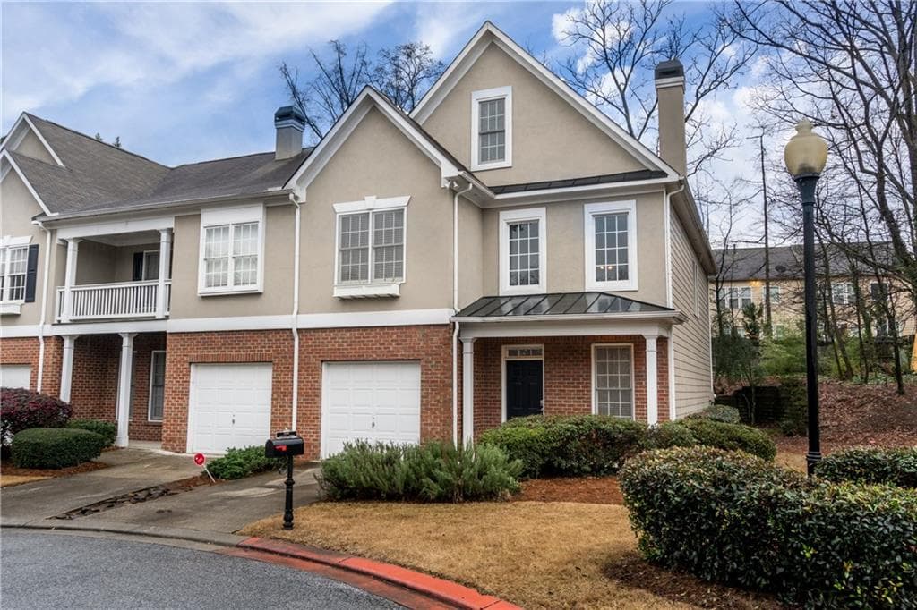 3 bedroom, 2,155 sq ft townhouse sold at 2540 Longcourt Circle, Atlanta, GA 30339