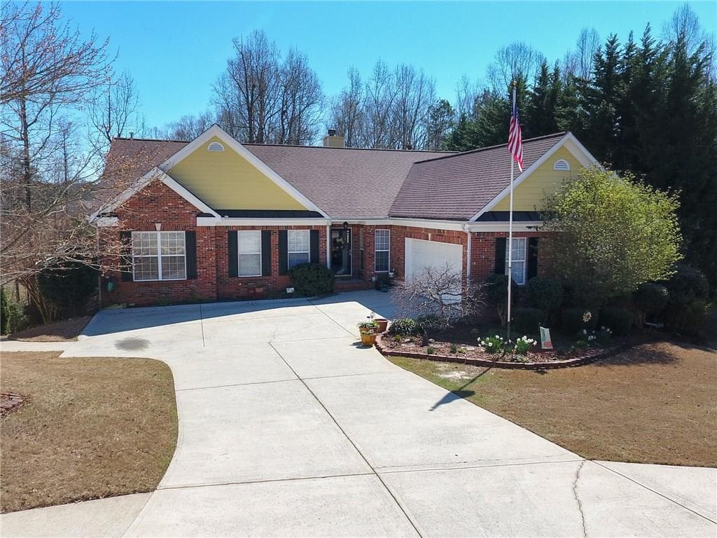 3 bedroom, 2,478 sq ft single family residence sold at 6307 Bluegrass Lane, Flowery Branch, GA 30542