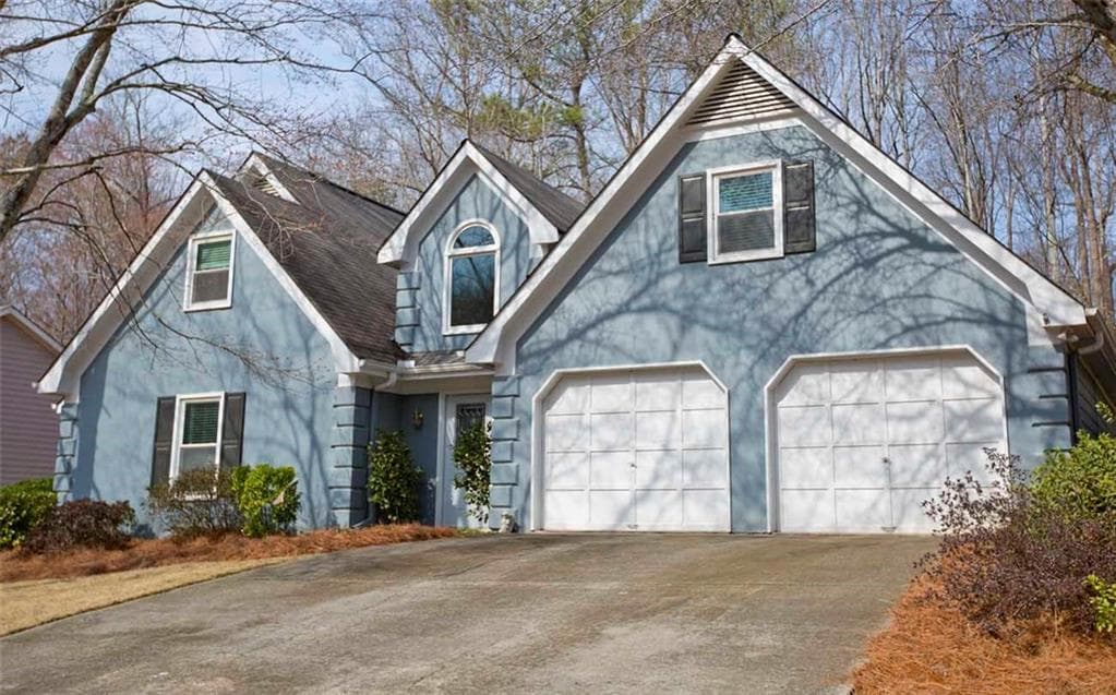3 bedroom, 2,238 sq ft single family residence sold at 305 Farm Track, Roswell, GA 30075