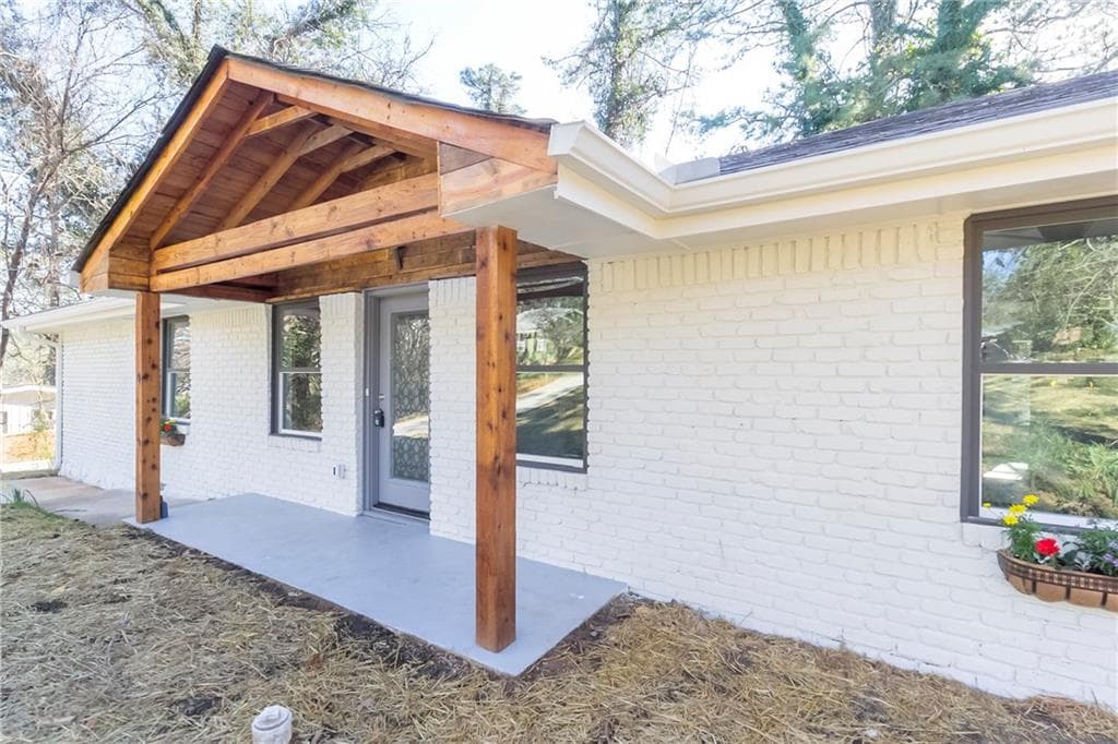 3 bedroom single family residence sold at 2327 Pinewood Drive, Decatur, GA 30032