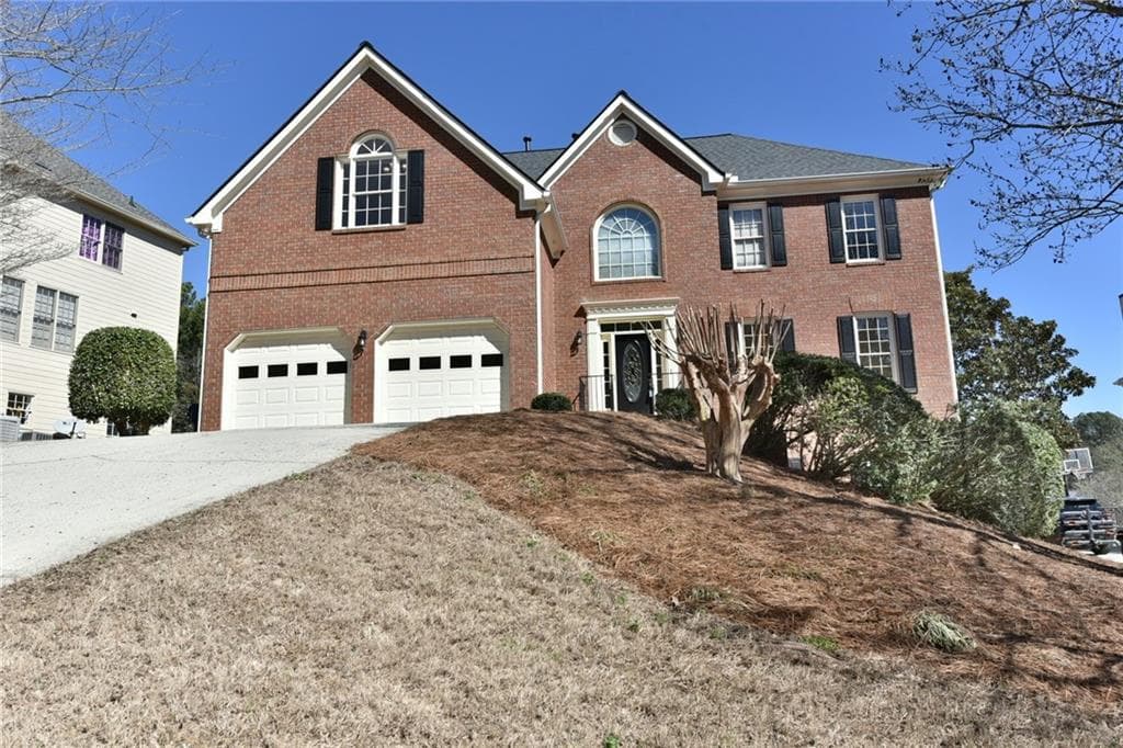 5 bedroom, 3,993 sq ft single family residence sold at 415 N Pine Drive, Alpharetta, GA 30022